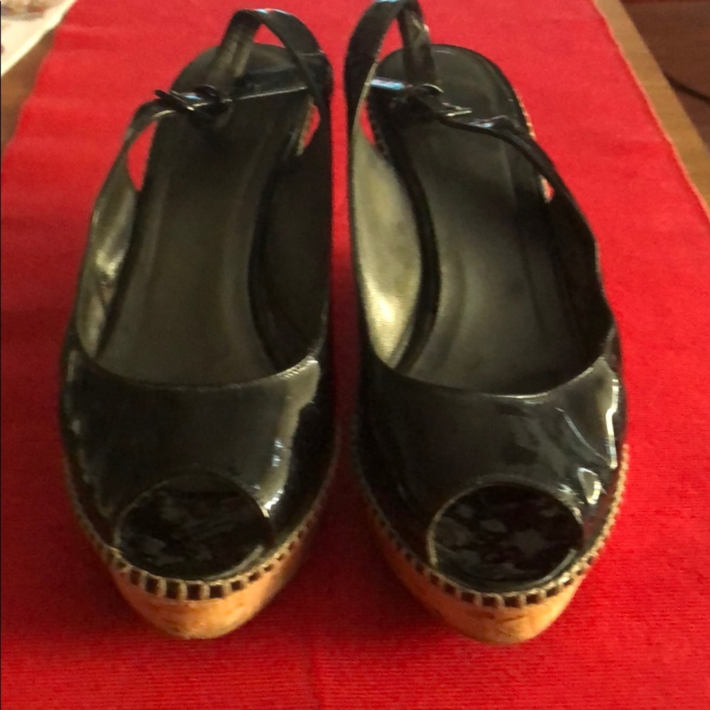 Super comfortable Stuart Weitzman'sSandal/wedges